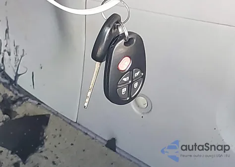 2014 Toyota Sienna Le V6 8 Passenger z USA, uszkodzony, nr VIN 5TDKK3DC4ES520571